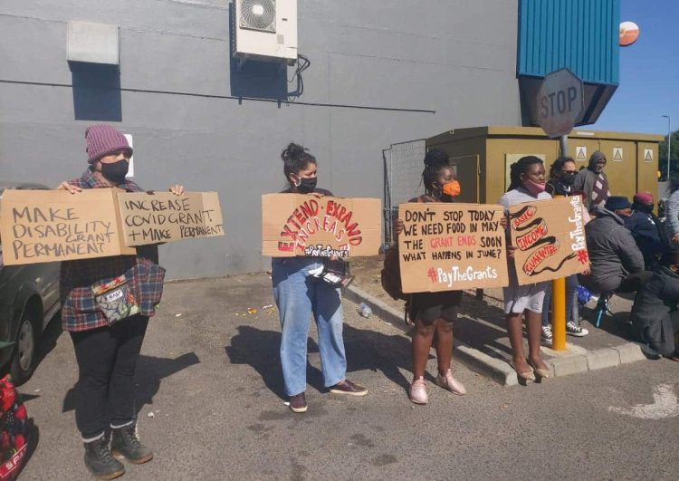 Activists Picket for Covid-19 Grant Extension - GroundUp, photo by Liezl Human