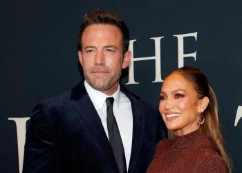 Bennifer: How does the "it" couple stay connected during their busy schedules?