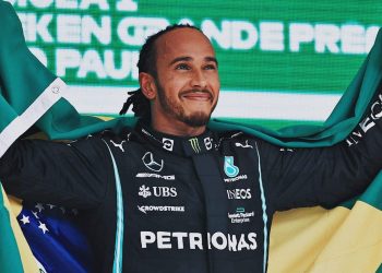 Lewis Hamilton to become "Sir" days after losing the F1 title