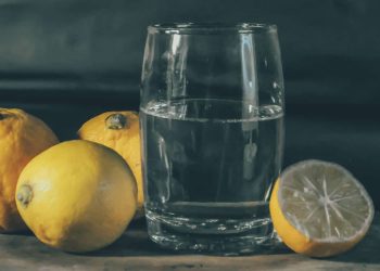 The Amazing Benefits of Drinking Lemon Water
