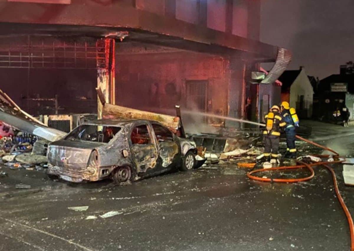 Two people sustains burns following an explosion in Woodstock