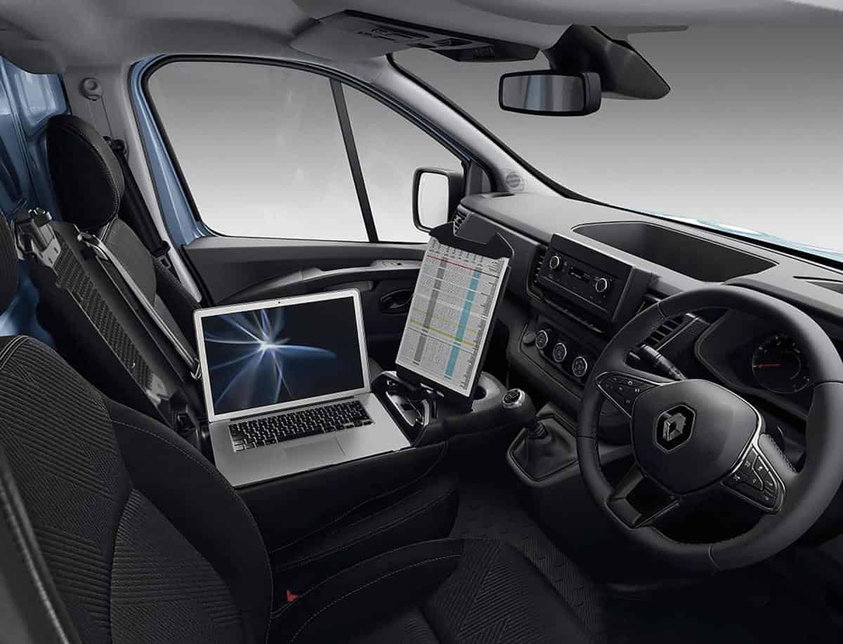 Renault_Trafic_Panel_Van-Workstation-Seat_1800x1800