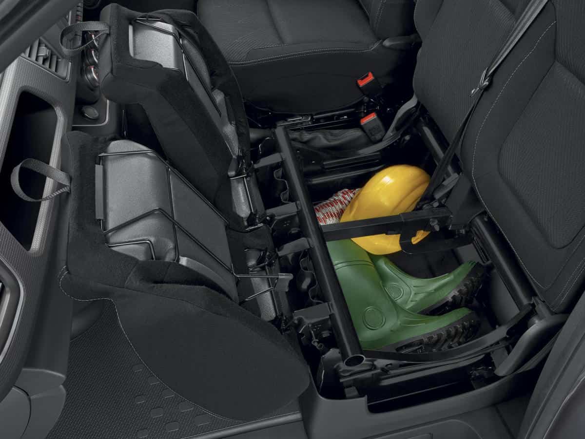 Renault_Trafic_Panel_Van-Under-seat-stowage_1800x1800