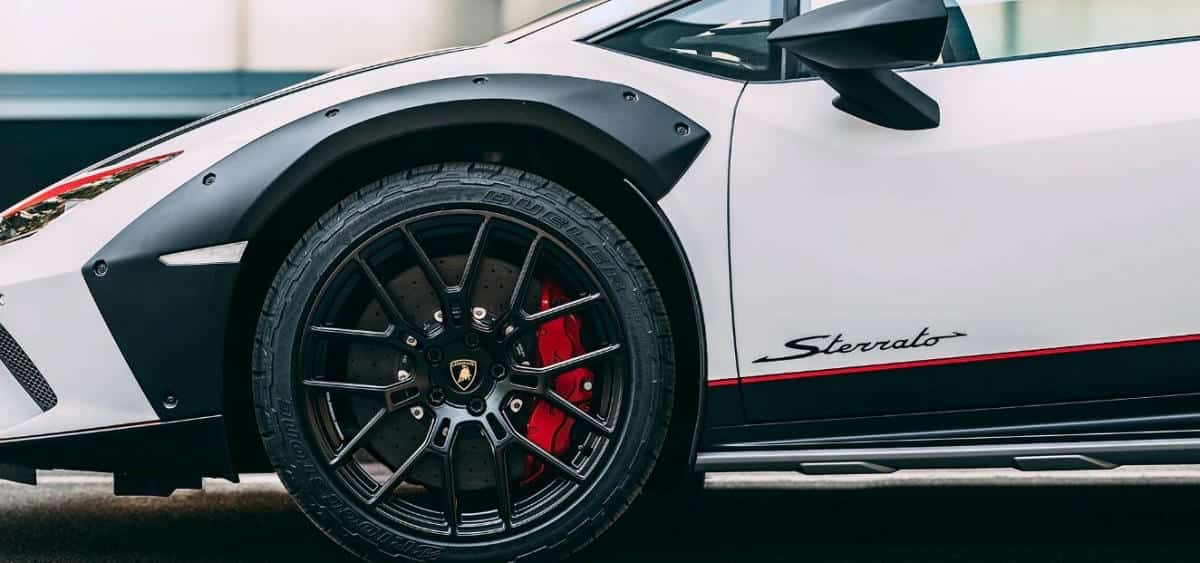 Lamborghini-Huracán Sterrato.jpg