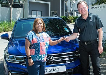 Banyana Banyana coach Desiree Ellis takes delivery of her new Volkswagen Tiguan_001